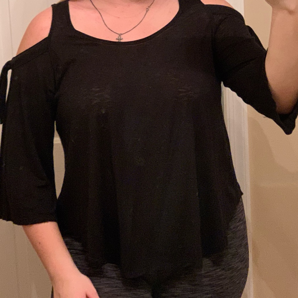 EXPRESS BLACK OPEN SHOULDER TOP